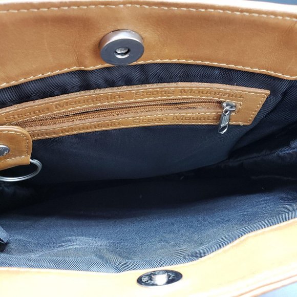 Stone Mountain 100% leather shoulder bag Purse With Attached Key Chain - Picture 4 of 13